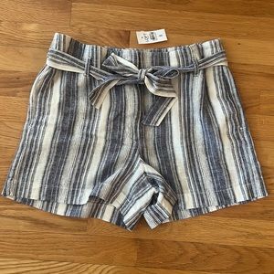 New Loft Outlet White & Blue Striped Shorts Size 6
